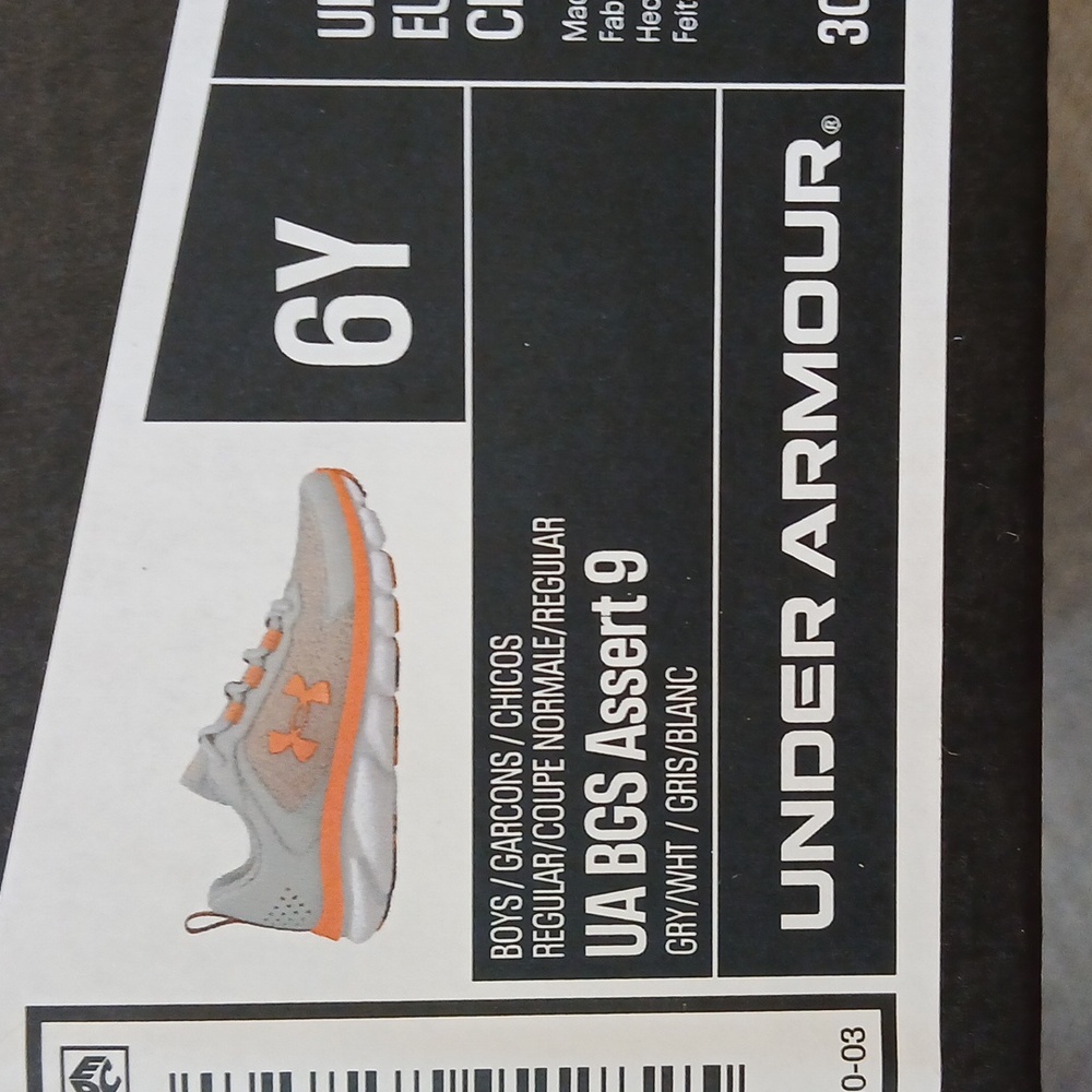 New Boy's Under Armour BGS Assert Gray & Orange Sneakers, Size 6Y - Picture 8 of 9